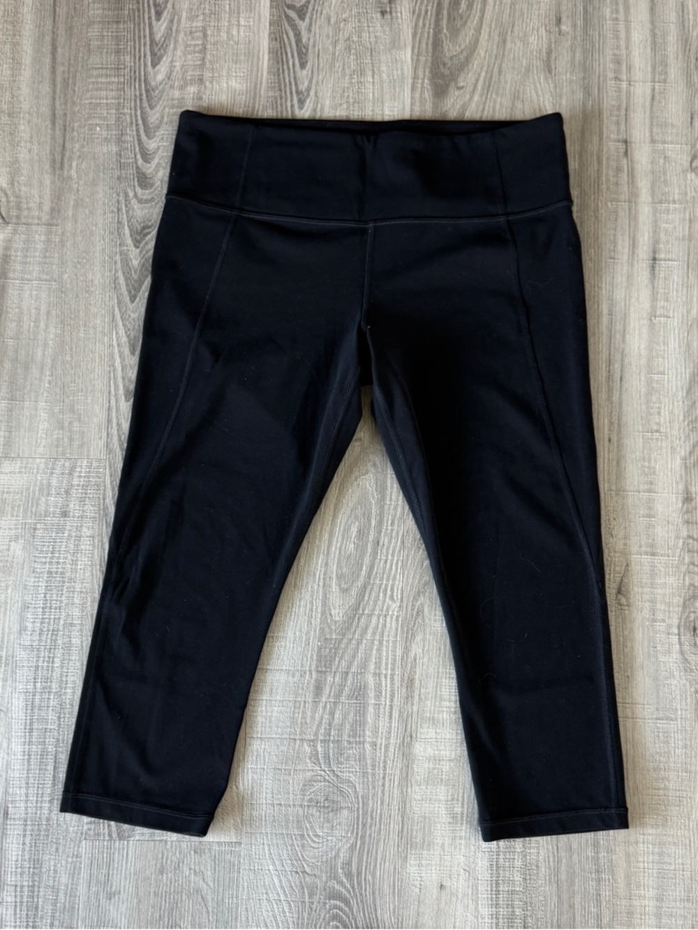 Athleta Black Cropped Leggings